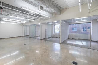 4401 N Fairfax Dr, Arlington, VA to rent Interior Photo- Image 2 of 4