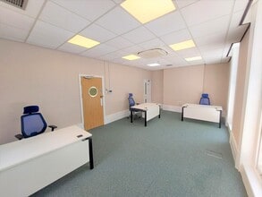 62-62A Mount Pleasant Rd, Tunbridge Wells to rent Interior Photo- Image 2 of 4