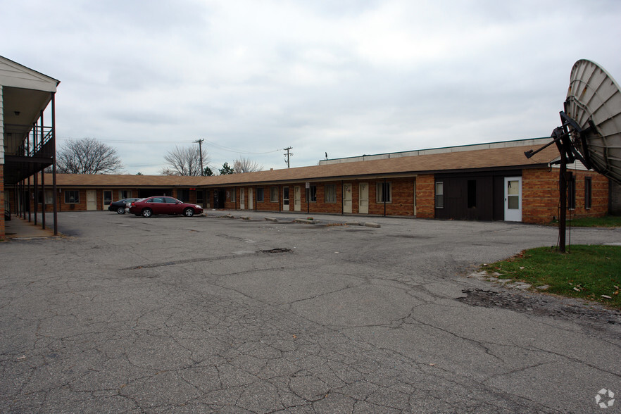 31420 Groesbeck Hwy, Fraser, MI for sale - Primary Photo - Image 1 of 1