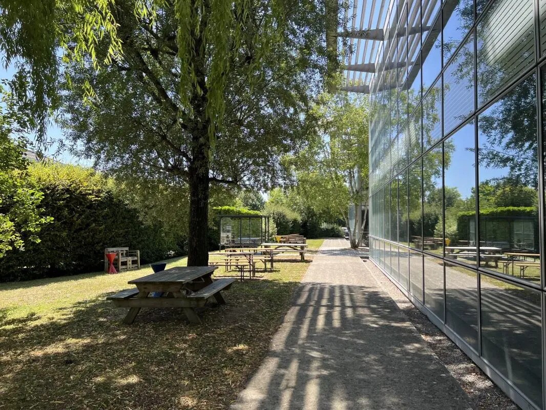 Office in Roissy-en-France to rent Building Photo- Image 1 of 18