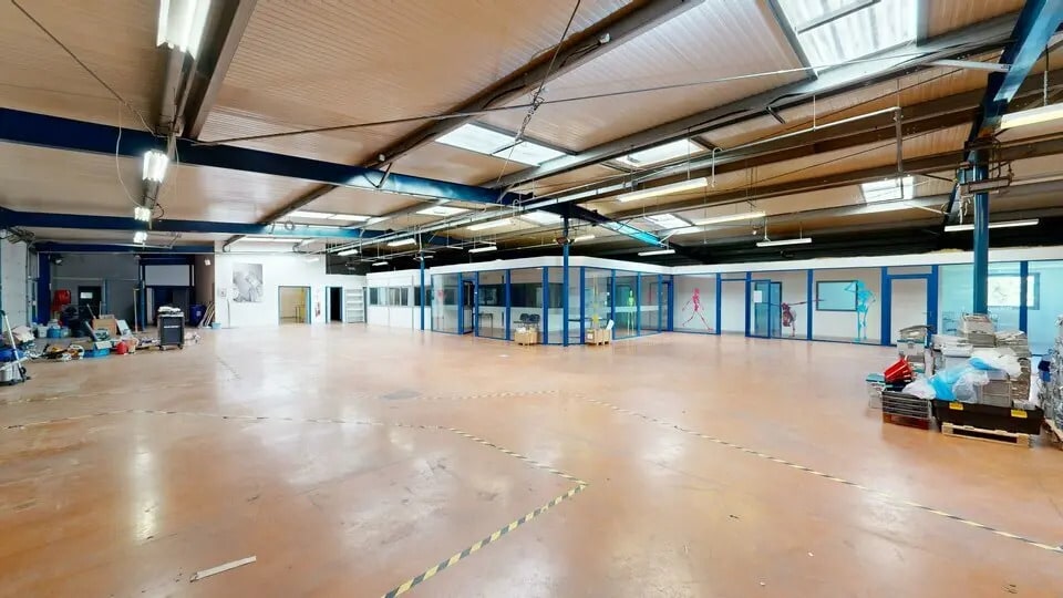 Light Industrial in Limoges for sale Interior Photo- Image 1 of 11
