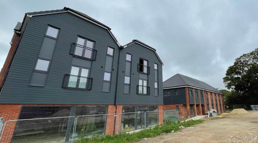 112 Icarus Av, Burgess Hill for sale Primary Photo- Image 1 of 1