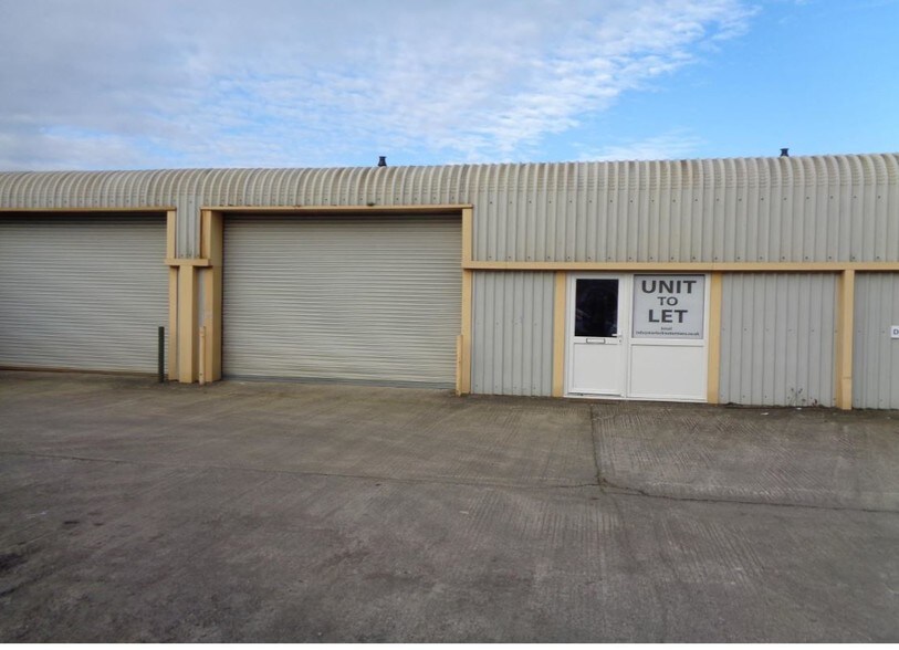 Oakland Dr, Martock for sale - Primary Photo - Image 1 of 1