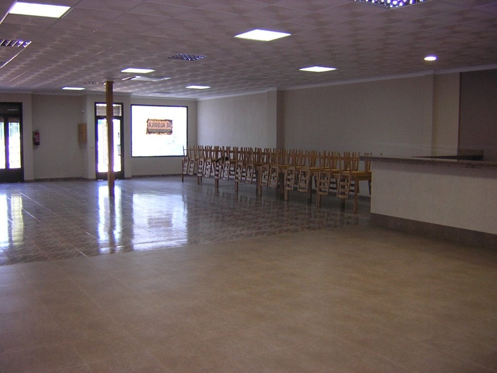 Retail in Villacañas, Toledo to rent Interior Photo- Image 1 of 7