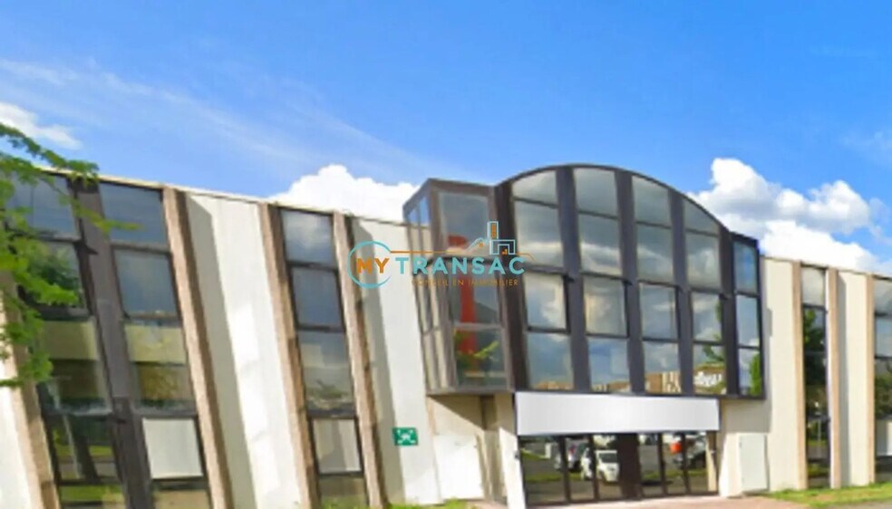 Light Industrial in Bonneuil-sur-Marne to rent - Building Photo - Image 1 of 8