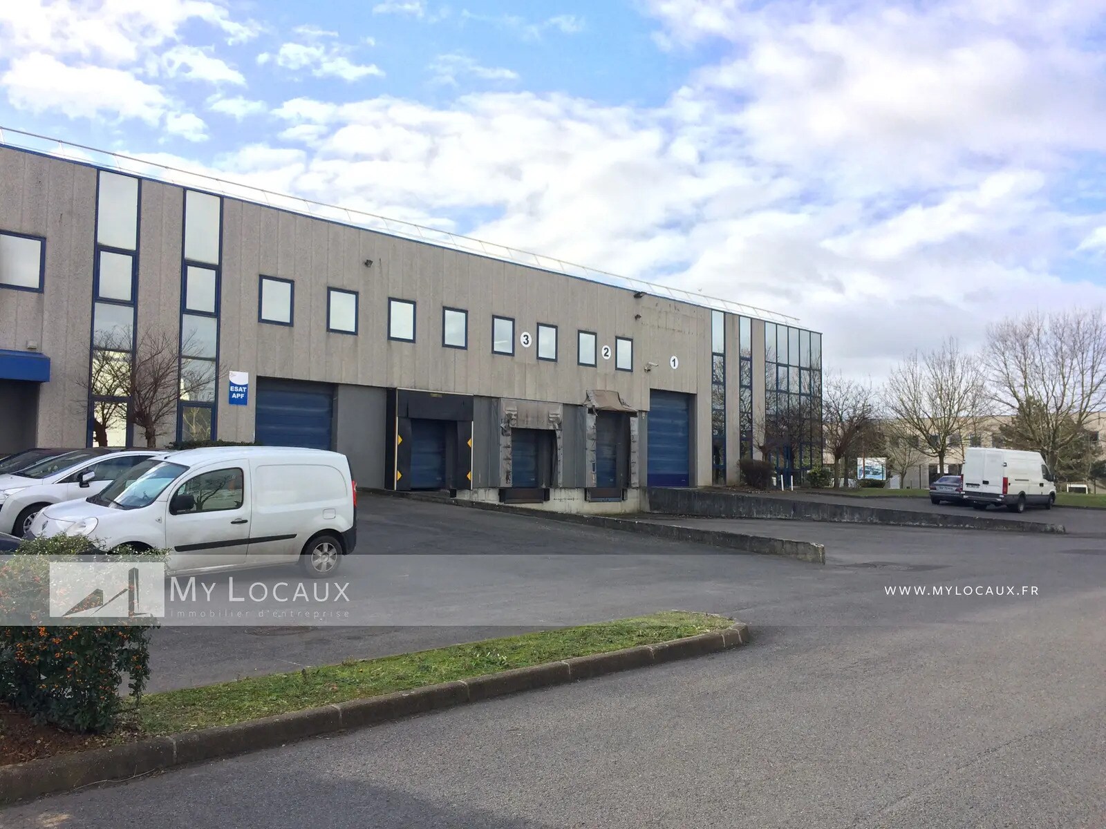 Industrial in SAINT-OUEN-L'AUMONE to rent Building Photo- Image 1 of 6