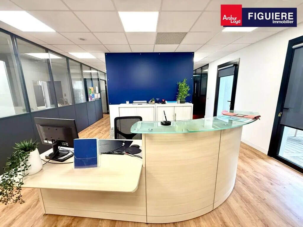 Location Bureaux 298 m² - Photo 1