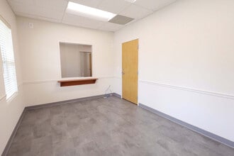 390 Amwell Rd, Hillsborough, NJ to rent Interior Photo- Image 1 of 14