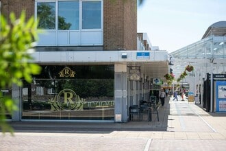 North Walk, Yate to rent Building Photo- Image 1 of 7