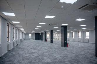 Basing Vw, Basingstoke to rent Interior Photo- Image 2 of 8
