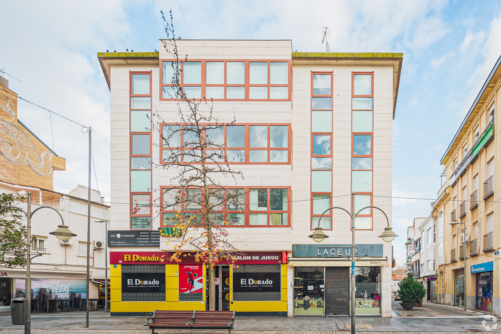 Calle Gran Vía, 37, Majadahonda, Madrid to rent Primary Photo- Image 1 of 5