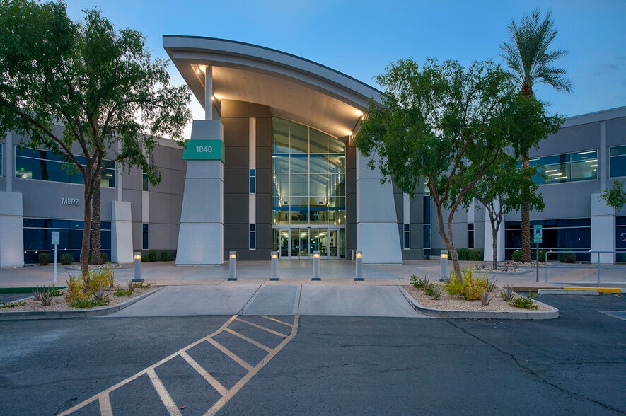 1910 S Stapley Dr, Mesa, AZ to rent - Primary Photo - Image 1 of 10