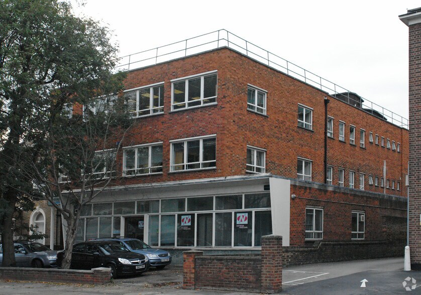 57 London Rd, Enfield for sale - Primary Photo - Image 1 of 1