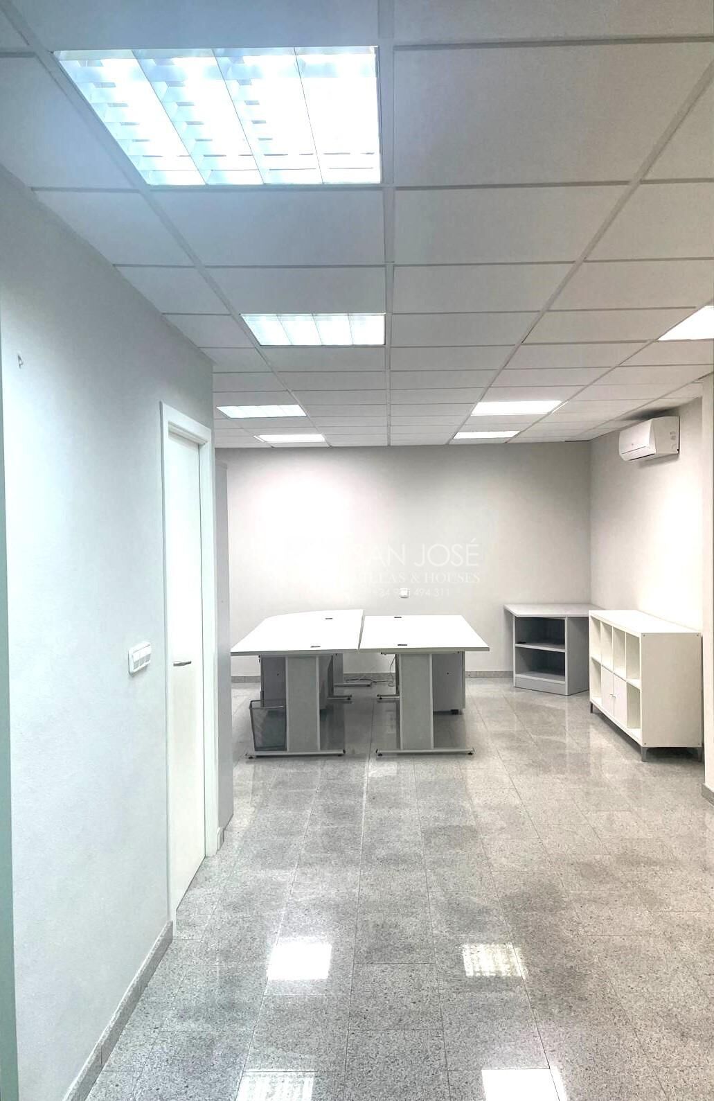 Retail in Novelda to rent Building Photo- Image 1 of 6