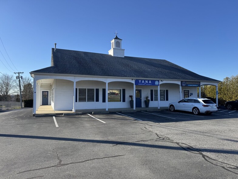 770 Aquidneck Ave, Middletown, RI for rent - Building Photo - Image 2 of 7