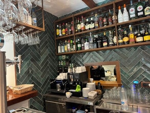 Retail in Toledo, Toledo to rent Interior Photo- Image 2 of 6