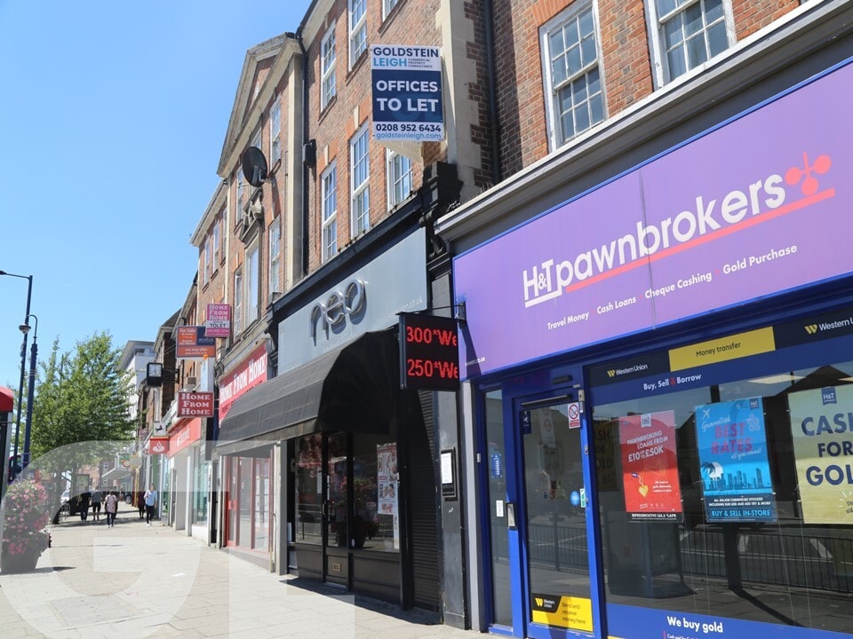 123 Station Rd, Edgware to rent Primary Photo- Image 1 of 3