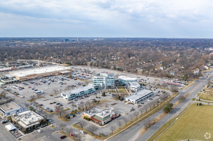 7171 W 95th St, Overland Park, KS for rent - Aerial - Image 2 of 34