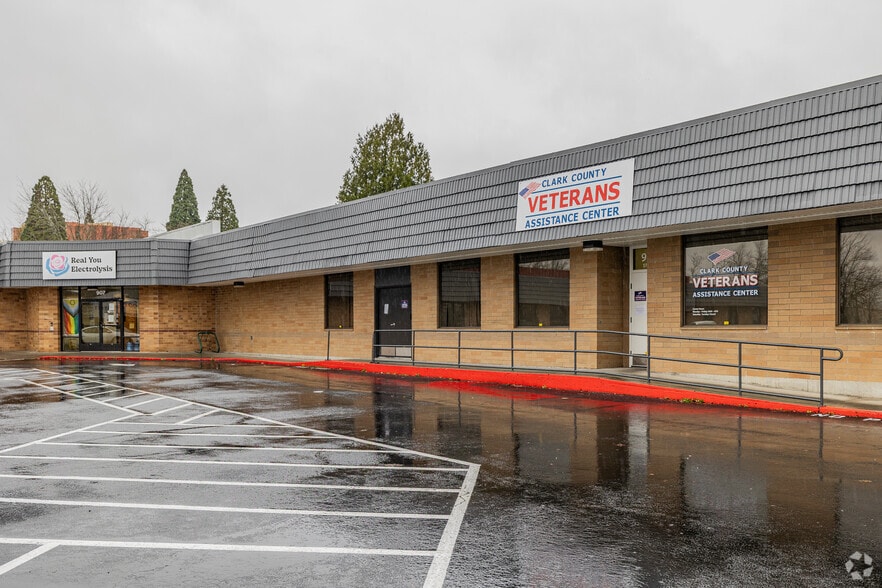 907 Harney St, Vancouver, WA to rent - Building Photo - Image 2 of 4