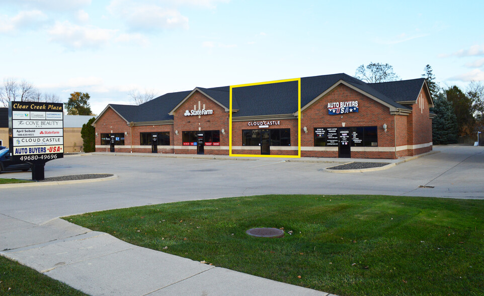 49680-49692 Gratiot Ave, Chesterfield, MI for rent - Building Photo - Image 1 of 2