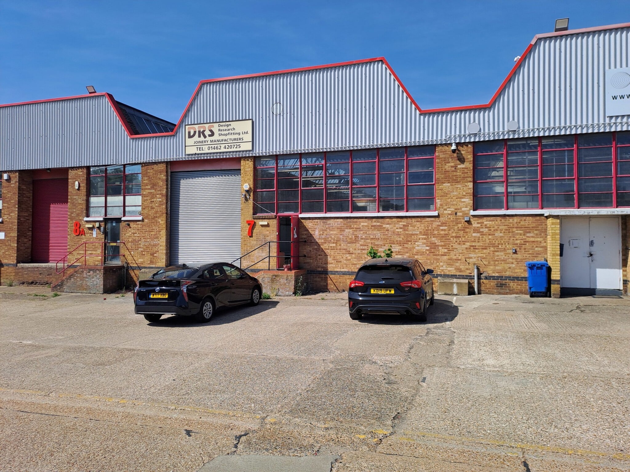 Wilbury Way, Hitchin to rent Building Photo- Image 1 of 3