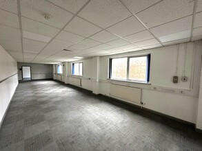 Ings Av, Rochdale to rent Interior Photo- Image 2 of 36