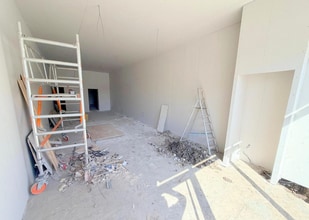 182-186 Burnage Ln, Manchester to rent Interior Photo- Image 2 of 4