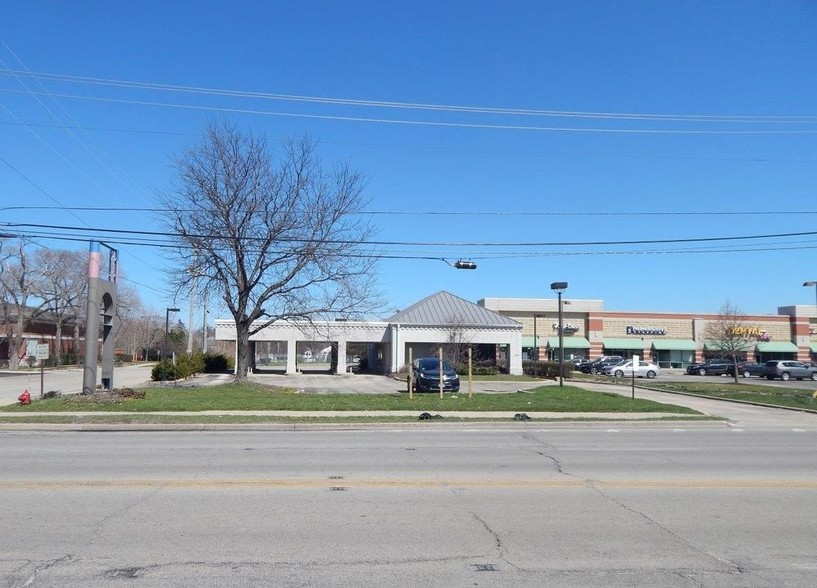 1401 Lee St, Des Plaines, IL for sale - Building Photo - Image 1 of 1