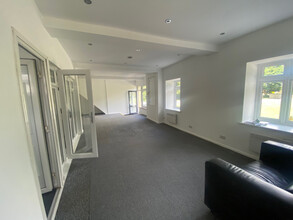 7 Brick St, Dudley for rent Interior Photo- Image 1 of 4