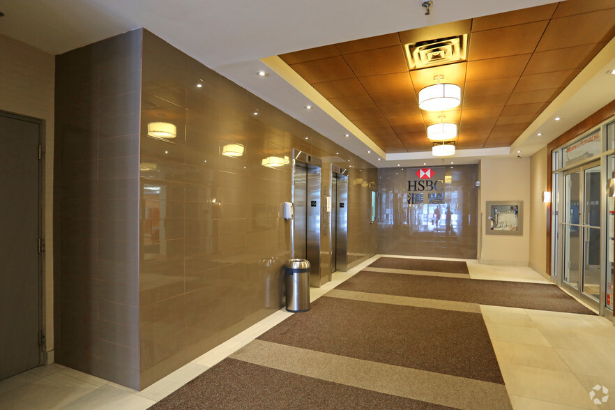 330 E Hwy-7, Richmond Hill, ON for sale - Lobby - Image 2 of 5