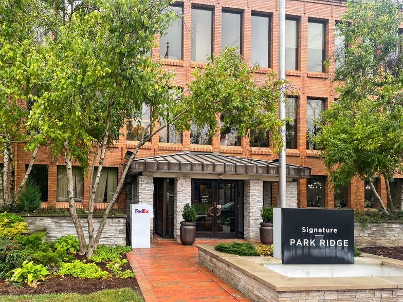 222 S Prospect Ave, Park Ridge, IL to rent - Building Photo - Image 3 of 26