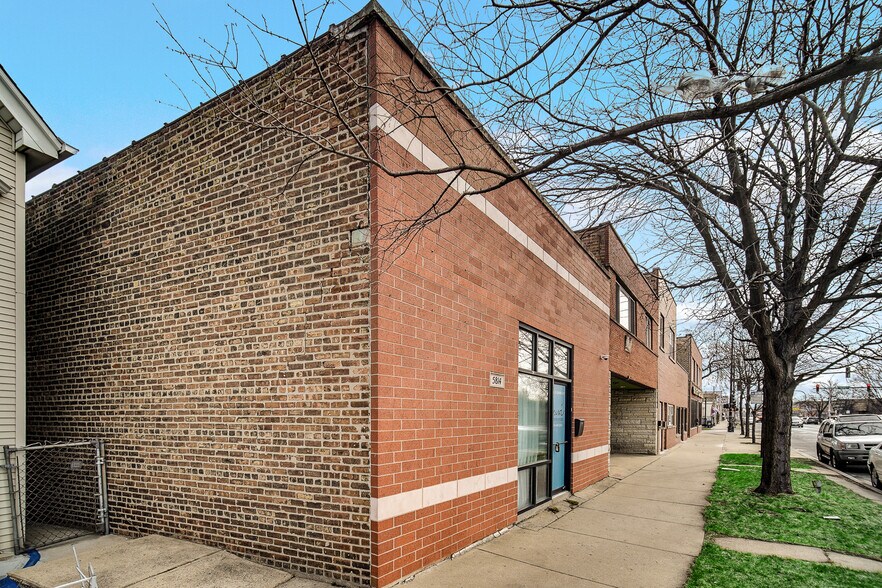 5814 W Grand Ave, Chicago, IL for sale - Building Photo - Image 1 of 1