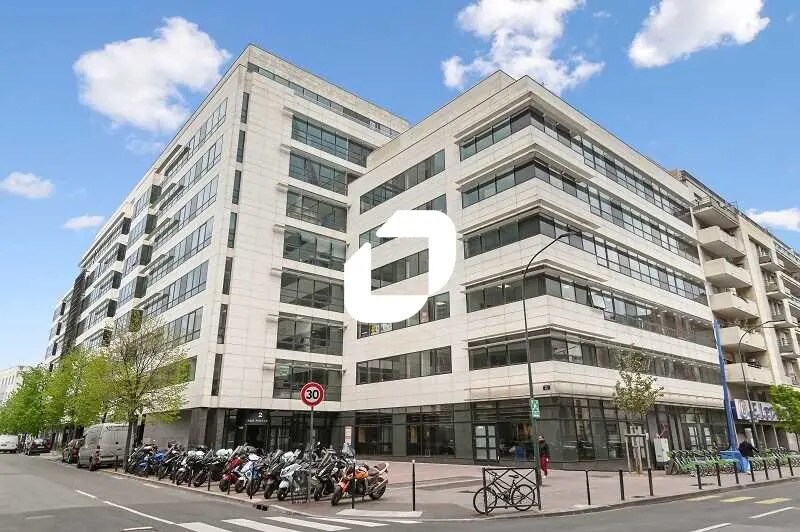 Office in Clichy to rent Building Photo- Image 1 of 22