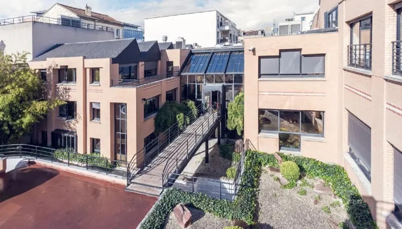 Office in Suresnes for sale Building Photo- Image 1 of 23