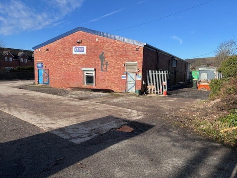 2 Henderson St, Littleborough to rent - Building Photo - Image 2 of 3