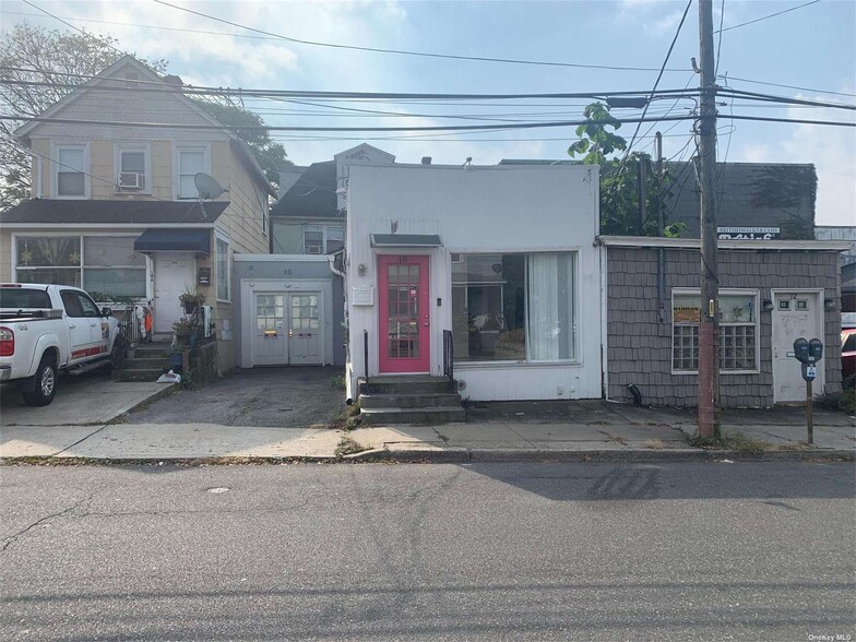 10 Willowdale Ave, Port Washington, NY for rent - Building Photo - Image 2 of 6