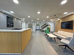 Springwood Way, Macclesfield to rent Interior Photo- Image 2 of 3