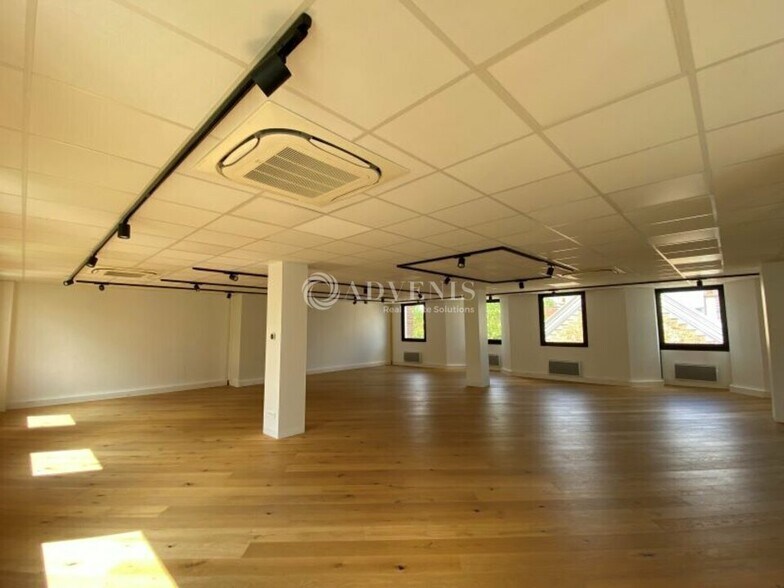 52 Rue D'Aguesseau, Boulogne-Billancourt to rent - Interior Photo - Image 3 of 8