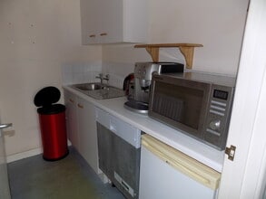 High St, Battle to rent Interior Photo- Image 1 of 3