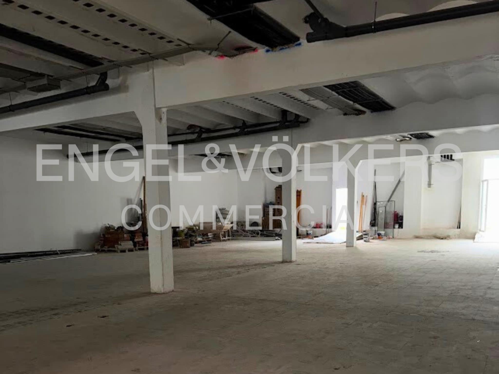 Retail in Madrid, Madrid to rent Building Photo- Image 1 of 3