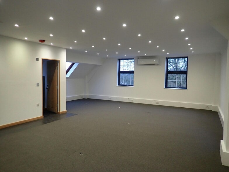 Maiden Ln, Reading to rent - Building Photo - Image 3 of 7