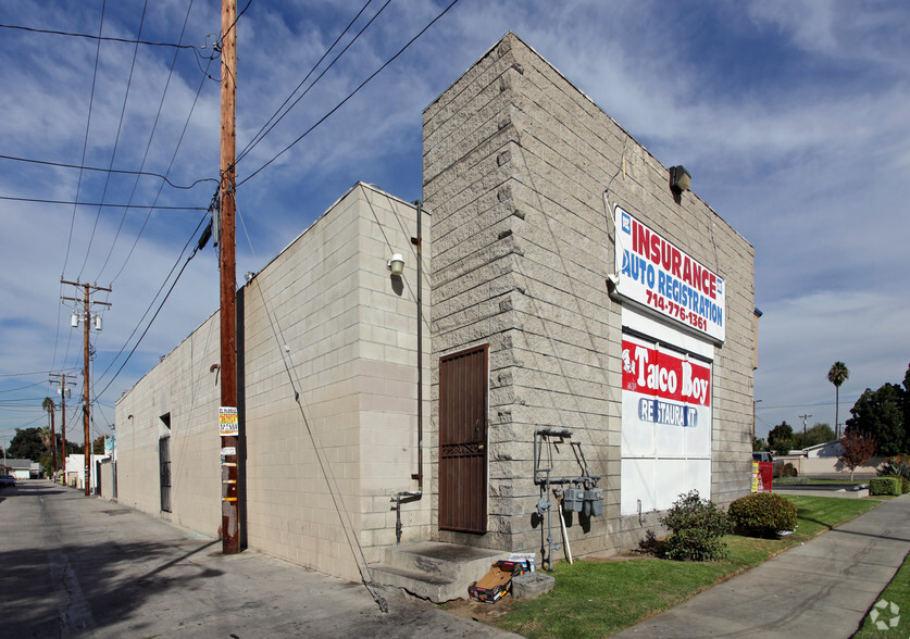 875-895 S Euclid St, Anaheim, CA for rent - Building Photo - Image 3 of 3