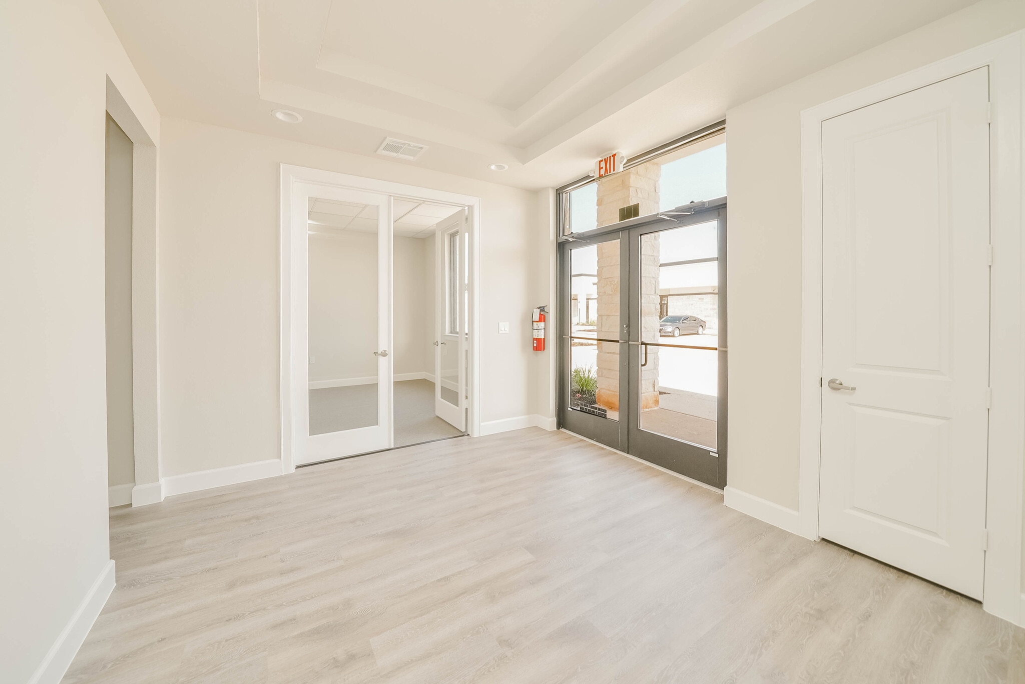 5501 Cabrera dr, Sugar Land, TX to rent Interior Photo- Image 1 of 9