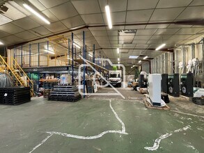 Light Industrial in Valenton to rent Interior Photo- Image 1 of 2