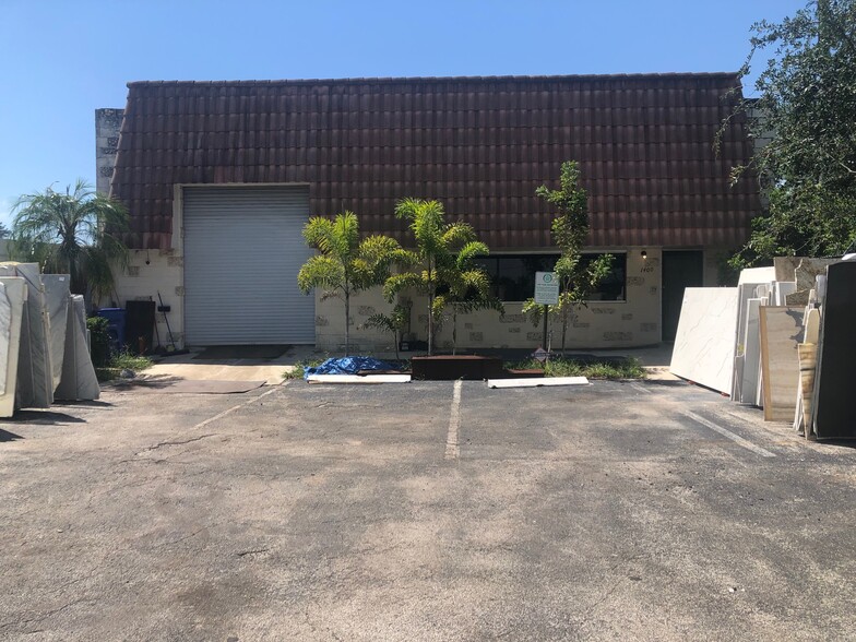 1400 SW 10th Ave, Pompano Beach, FL for rent - Building Photo - Image 1 of 3