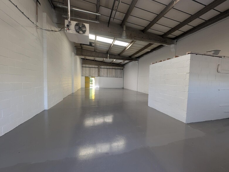 1-11 Little Rdg, Welwyn Garden City to rent - Building Photo - Image 3 of 5