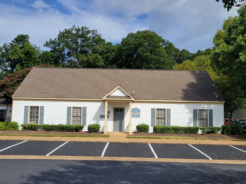 729 Thimble Shoals Blvd, Newport News, VA for rent - Building Photo - Image 1 of 9