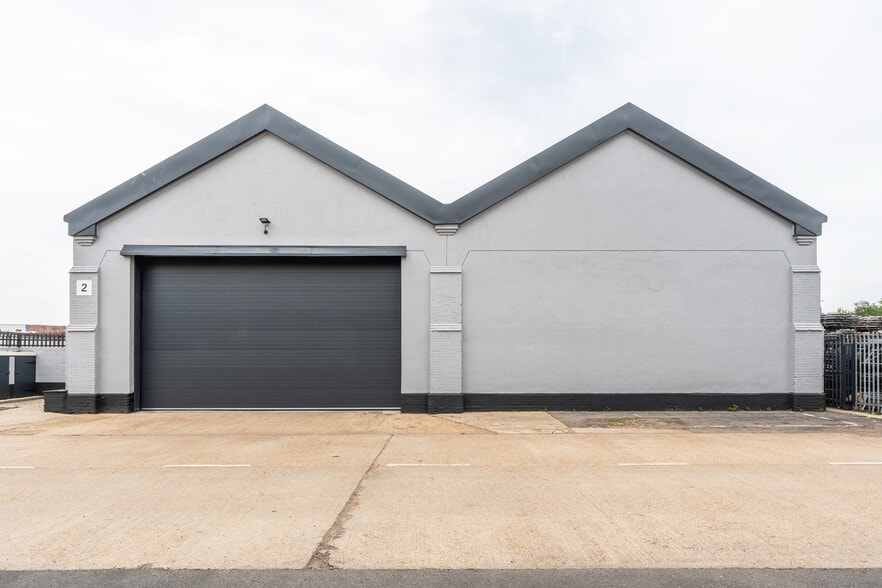 2 Chickenhall Ln, Eastleigh to rent - Building Photo - Image 3 of 6