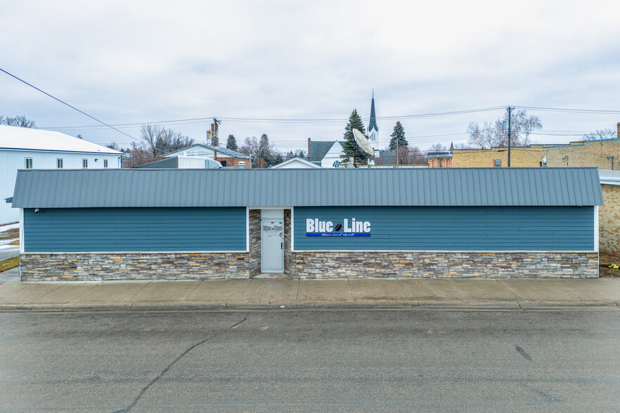 613 Railroad Ave, Hatton, ND for sale - Primary Photo - Image 1 of 1