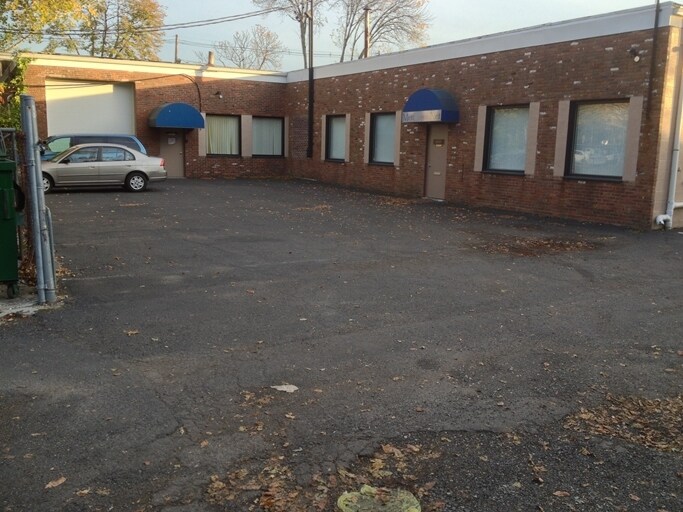 100 S Van Brunt St, Englewood 07631 UK